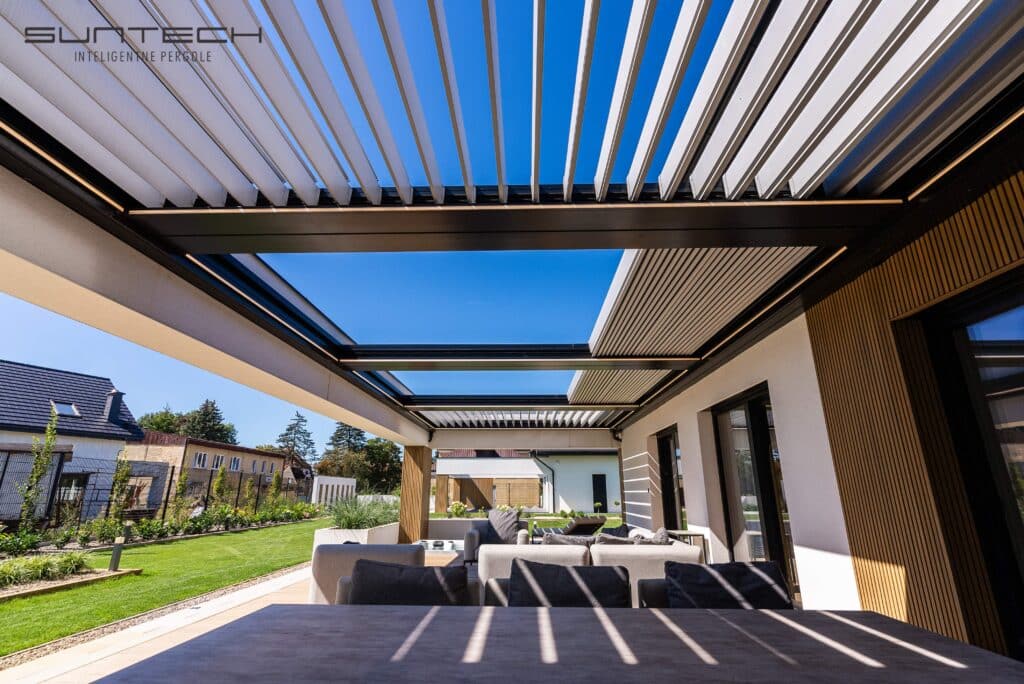 pergola tarasowa, pergola ogrodowa, pergole, zadaszenie tarasu, patio, ogród zimowy, rozsuwany dach, pergola aluminiowa, suntech, inteligentne pergole suntech